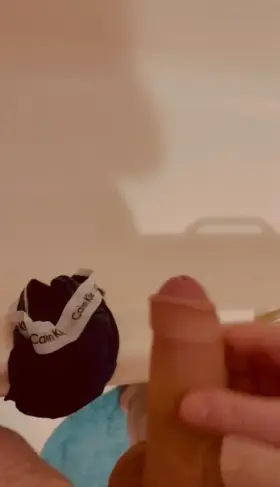 Pissing my undies has turned me on somewhat…💦