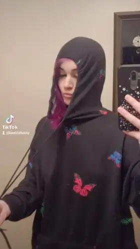 Got a new big sweatshirt, had to fuck around of course