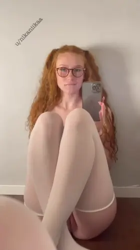 Redhead pussy deserves to be put on display