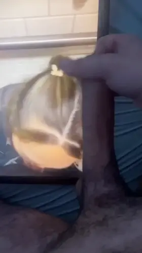 Looking to make Jerk and cum tributes to blowjob videos! Show me your girl sucking dick and watch me jerk over it! Kik - 2000WRT