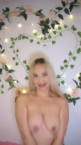 You like my Natural Big Tits Bouncing? Then you will LOVE all the content i post