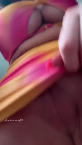 I like to go on nights out with a shaved pussy and no panties;)