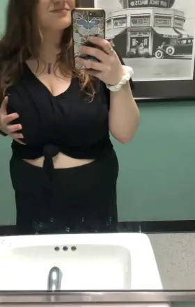 Workin it while workin 😎 [f]