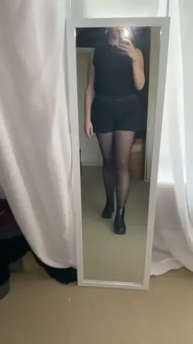 Power dressing (f)or fuck me Friday