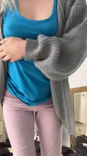 Omg 😳 so gassy in my tights!