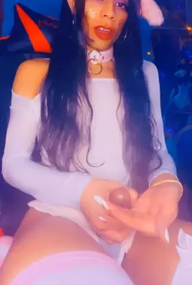 Soaked my hands in cum 🤍