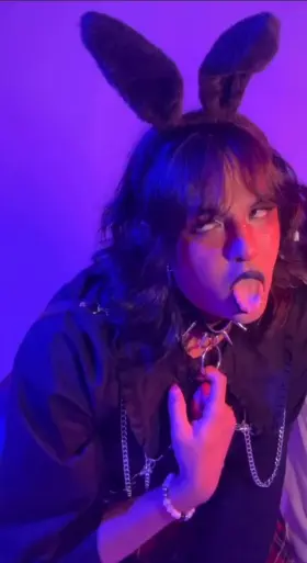 I need a carrot in my mouth 🥕💦