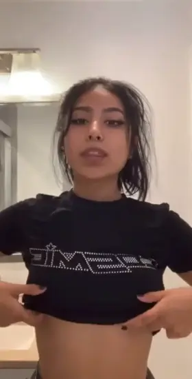 Anyone know her name?😍