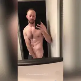 Beard and a boner, oh my 😳😉