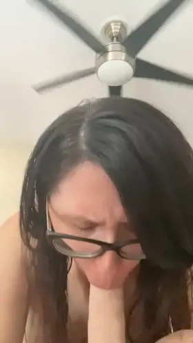 Hi I’m Layla🥵 I’m just a MILF wanting to please you! 💦 feeling spicy?! Join my VIP ⭐️ for personal attention. 😜 Link in comments 🤤