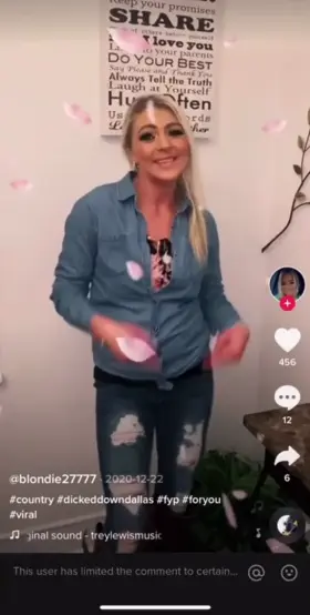 TikTok and Camgirl Slut - SexyAssMilfy- Chaturbate And Stripchat Blowjob With Cumshot