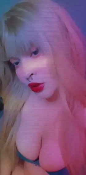 [Selling] [F23] 🤑🤑 Plus size Seller 🤑🤑 [Femdom] [Sexting] [VideoCall] [Fetish Friendly] [Dick Rate] [JOI] 💰💰Kik: snowflake.235 Snapchat: snowflake.235 Instagram: Snowflake.235