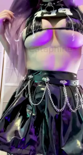 would you let a British emo seduce you? 💜