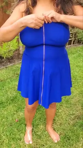 Now would you come out and say hello that I have flashed my tits for you dear neighbor ...