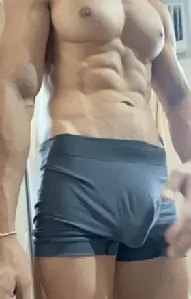 This boxer shorts makes me horny