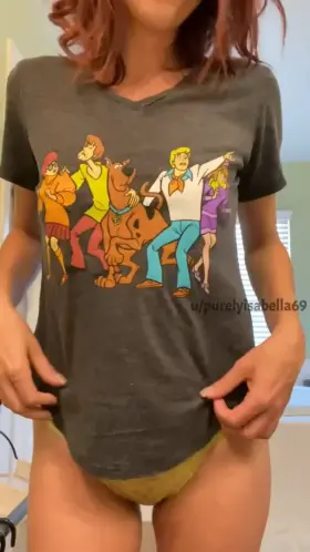 Wanna shag in the Mystery Machine ?🚐