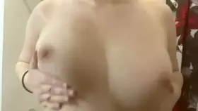 Do you love petite titties💗🥰