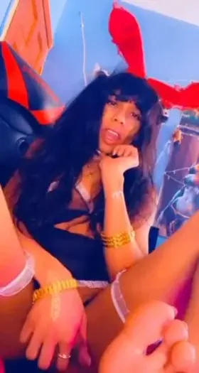 I want you to lick my feet for hours 😈