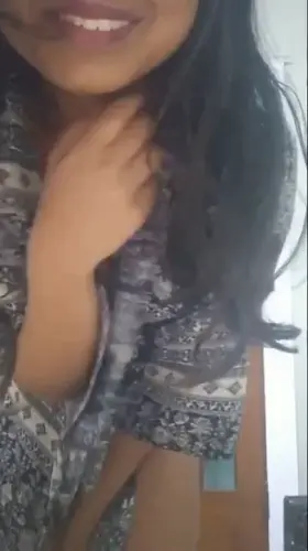 Hottest Busty Desi Babe With Juicy Boobs and Thic A$$ 😍😍 Playing With Her Sexy Body In VideoChat With Boyfriend 💦💦 Full Video Download Link In Comments