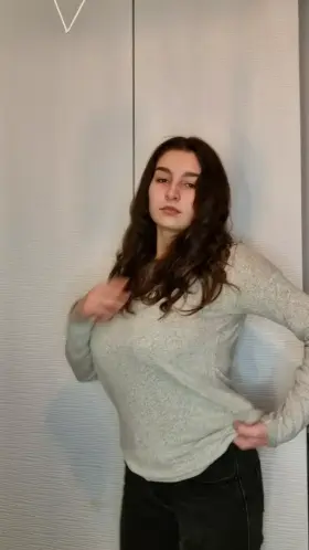 (18)if you like how i undress i will fuck myself anal🙈(f)