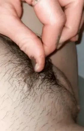 I love twirling my thick haiir between my fingers