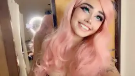 would u date a cute 19 y/o girl like me