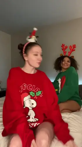 We’re ready for Christmas how about you? 😍❤️ u/daybaybee