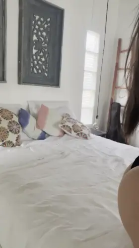 I can be your petite Israeli wife 🙈