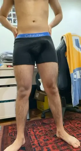 18 dutch looking for a cute bottom; face is a must (long hair+++ smooth+) sc: ineedafemcutie