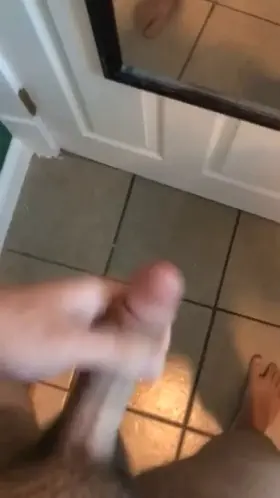 28 yo daddy looking for a smooth boy to take his loads