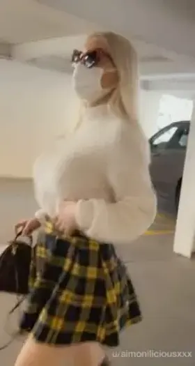 Good mommies always flash their tits on command