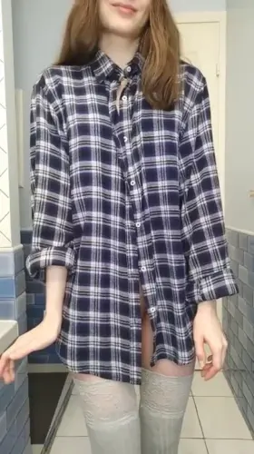 Do guys actually like my body type here? 👉👈