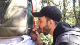 Love feeling cock in the back of my throat 😛😈