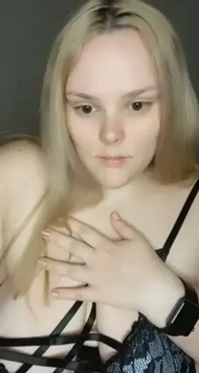 Close up with my new top 😘