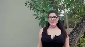 Gold-Digger Hops In The Bus