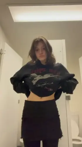 Would you follow me to the bathroom? [oc] [f]