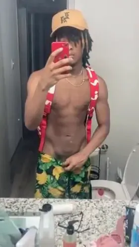 Had to get outa the pool, no hiding this