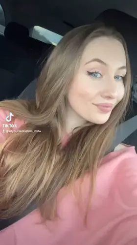 I feel so slutty while I suck this tasty cock 😋Can I taste your? 😋