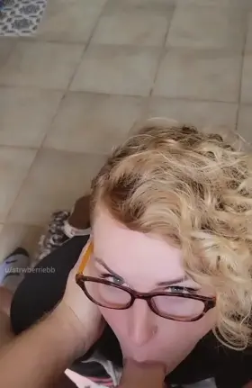 ☀️ Giving him morning head in the kitchen before I have to leave the house..