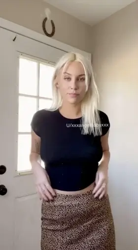 Fuck me before my dad gets back home