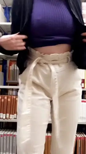 Uni libraries make me horny idk why 😳