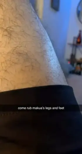 I smelled intoxicating while chatting with some guys…🥵