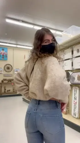 Flashing you my new gstring 😏