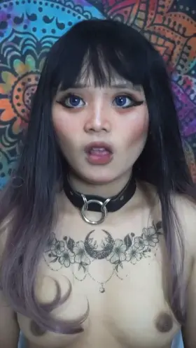 asian gothslut! Just spit on my tongue 🥵