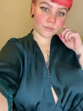 Love this simple robe 💛