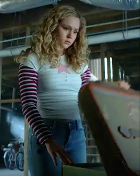 Brec Bassinger -Stargirl-S02 E08